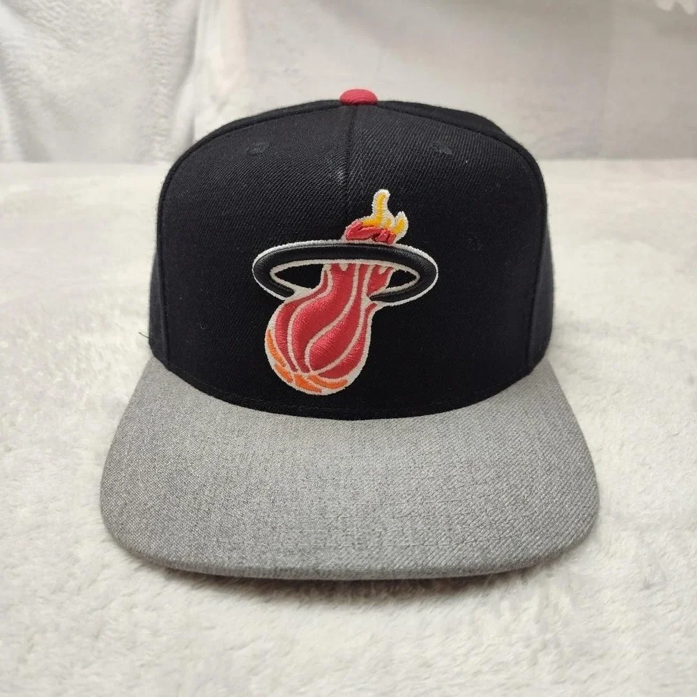 Miami Heat Adidas Y2K Hat Cap Snap Back Mens‎ Black Gray NBA Basketball